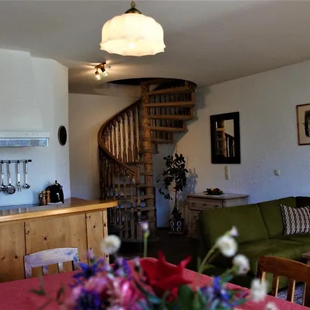 Vier Jahreszeiten Appartement Ladis